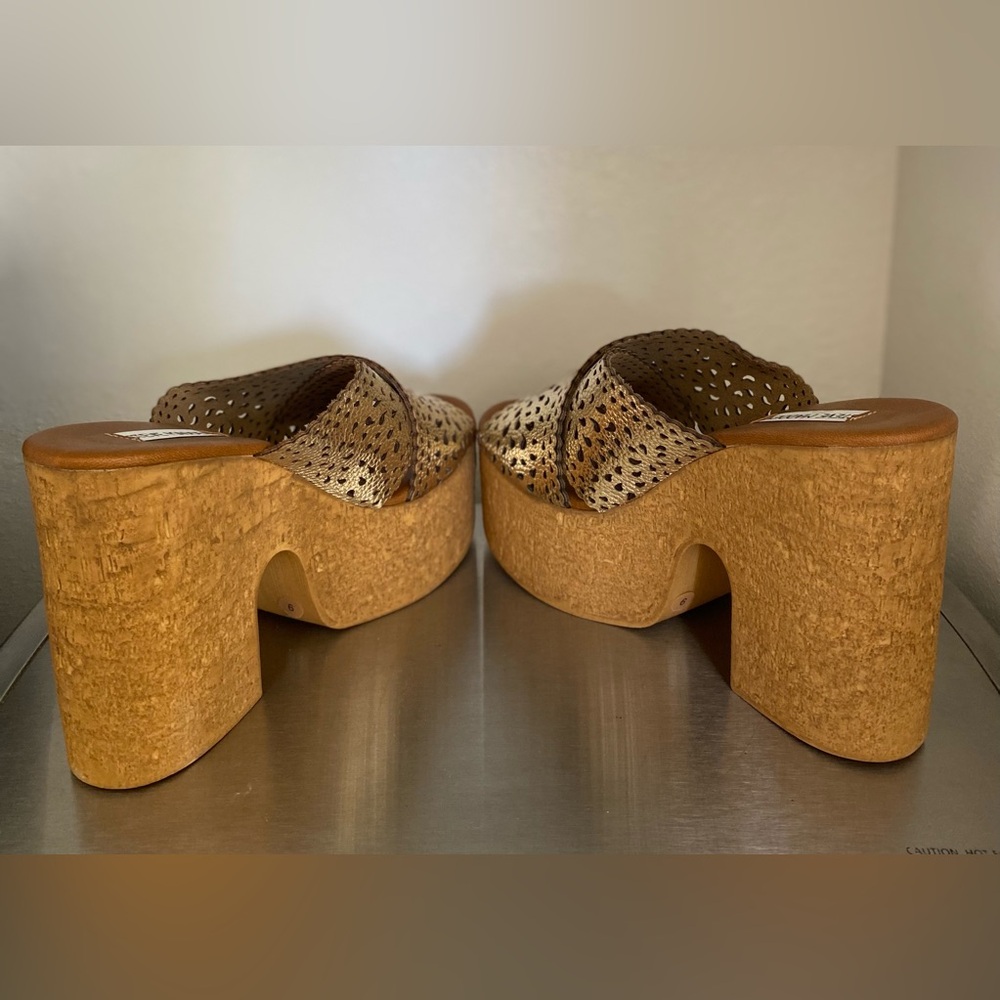 Steve Madden Women's Metallic Gold Platform Mules - Picture 2 of 9